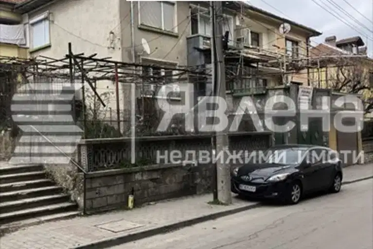House in Veliko Tyrnovo, Centyr