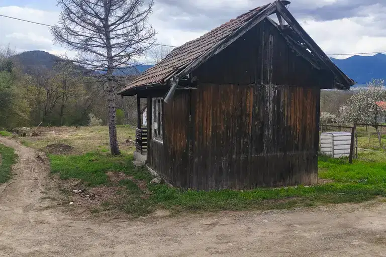 Villa with 1 room in Vrachanski lozya, flat terrain