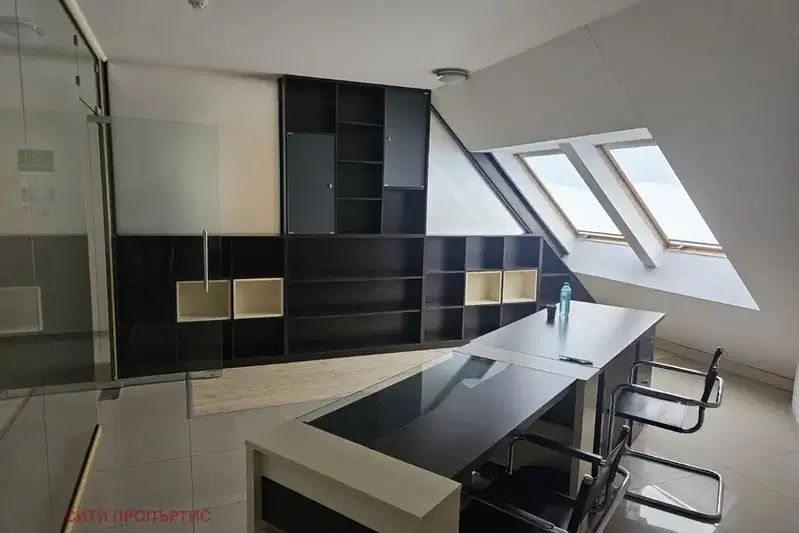 Office in Благоев, Идеален център