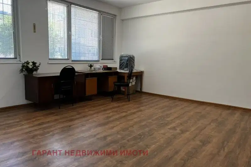 Office in Gabrovo, Centyr