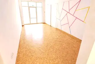 Офис в Перник, Изток