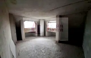Офис в Русе, Център