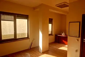 Офис в Русе, Център