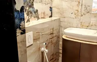 Офис в Русе, Център