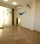 Офис в Русе, Родина 1