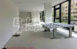 Офис в София, Бъкстон