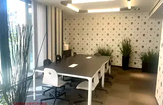 Офис в София, Център
