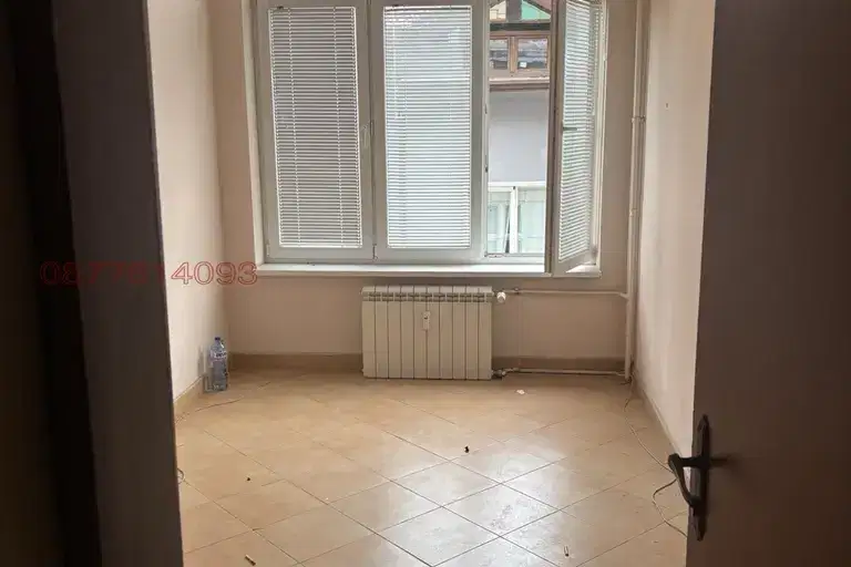 Офис в София, Център