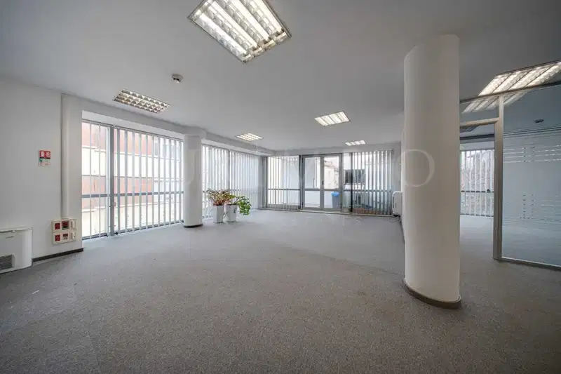 Office in Sofiya, Centyr