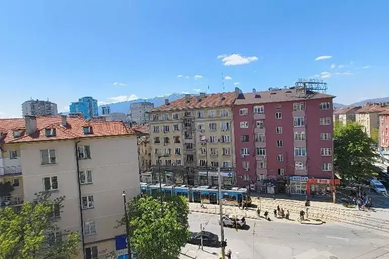 Офис в София, Център