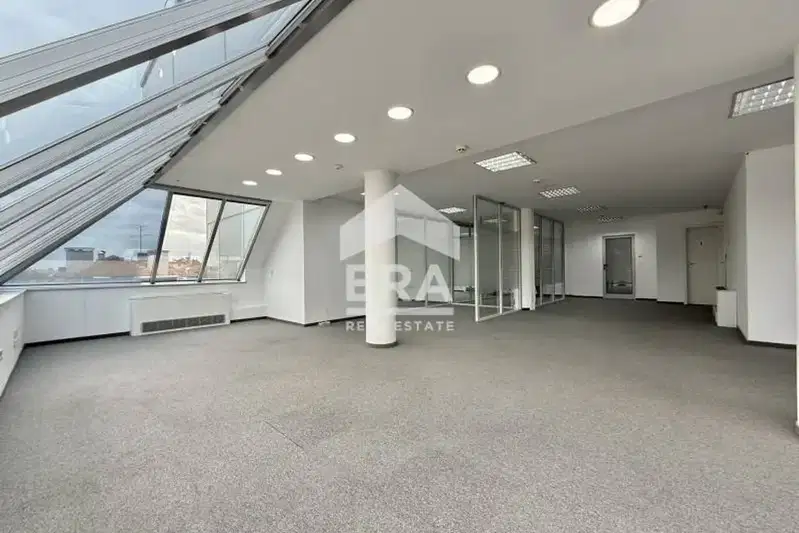 Office in Sofiya, Centyr