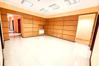 Офис в София, Център