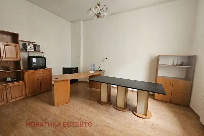 Офис в София, Център