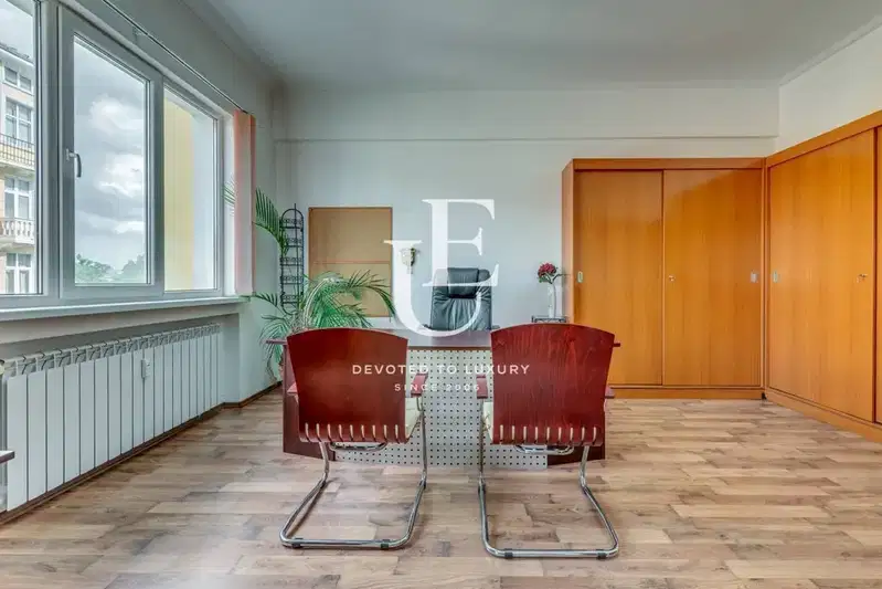 Office in Sofiya, Centyr