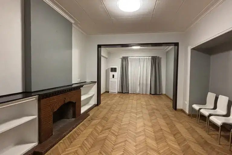 Office in Sofiya, Centyr