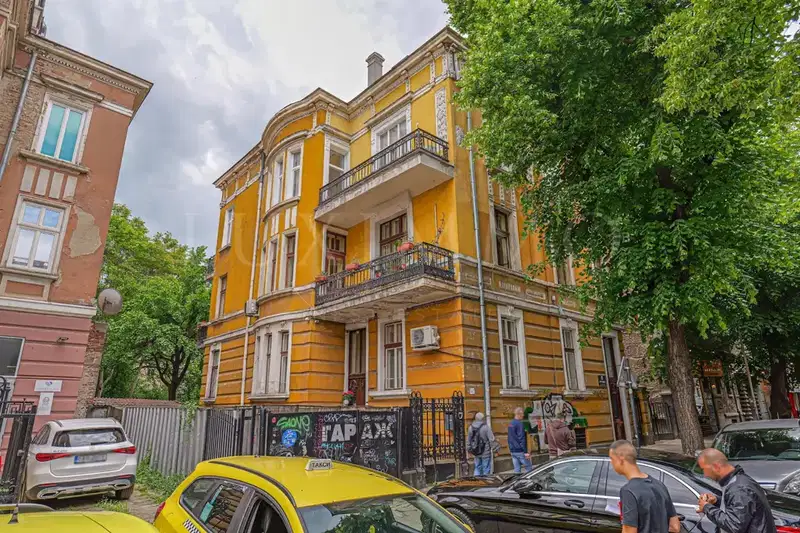 Office in Sofiya, Centyr