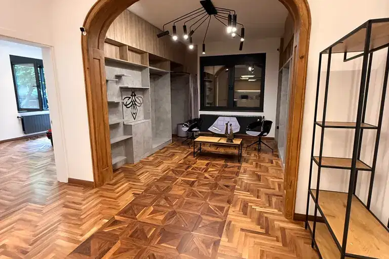 Office in Sofiya, Centyr