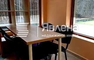 Офис в София, Хладилника