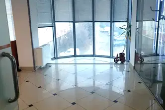 Офис в София, Толстой