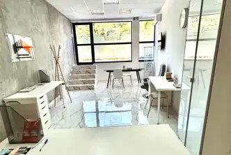 Офис във Варна, Център