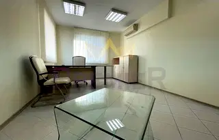 Офис във Варна, Център
