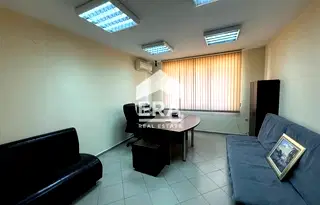 Офис във Варна, Център