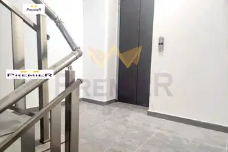 Офис във Варна, Център