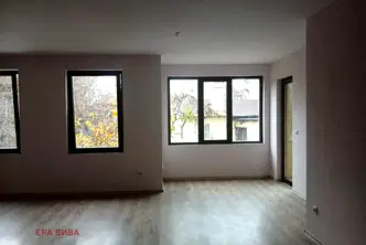 Офис във Варна, Център