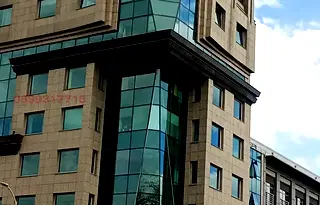 Офис във Варна, Център