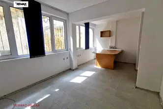 Офис във Варна, Център