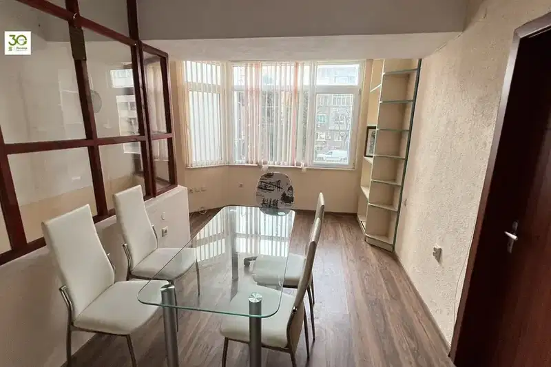 Office in Varna, Centyr