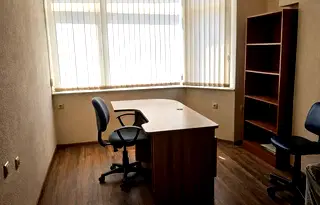 Офис във Варна, Център