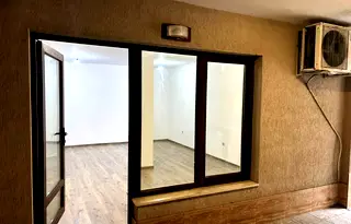 Офис във Варна, Център