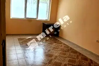 Офис във Варна, Цветен квартал
