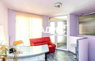 Офис във Варна, Колхозен пазар