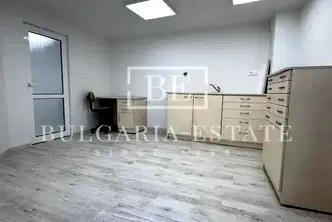 Офис във Варна, Колхозен пазар