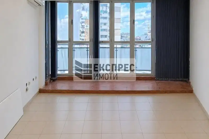 Office in Varna, Lyatno Kino Trakiya