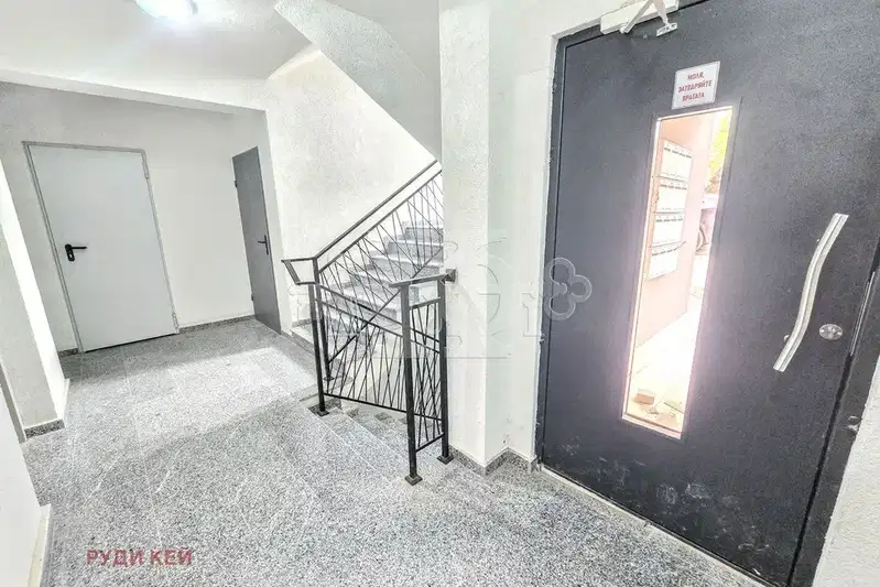 Office in Varna, Operata