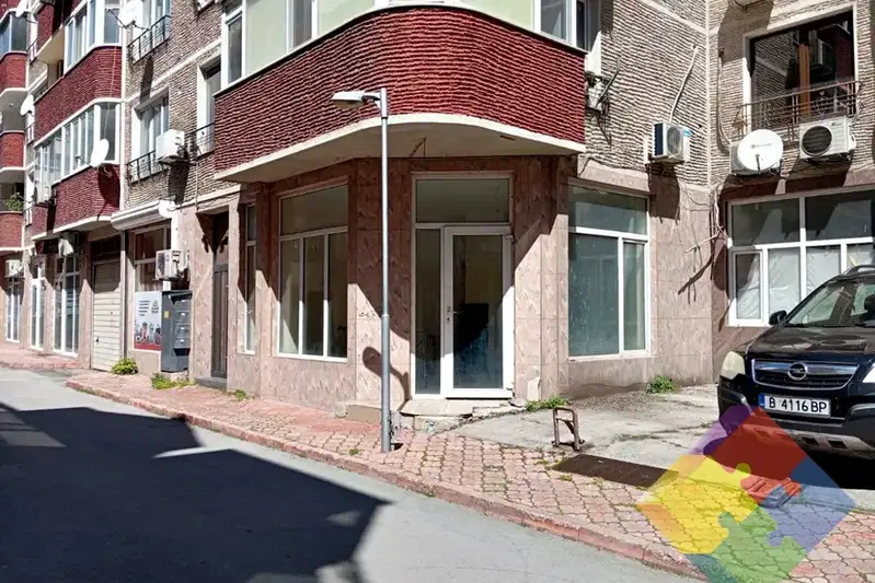 Офис във Варна, Операта