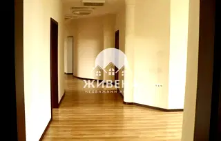 Офис във Варна, Операта