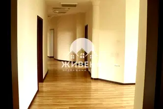 Офис във Варна, Операта
