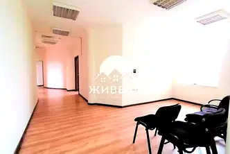 Офис във Варна, Операта