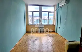 Офис във Велико Търново, Център