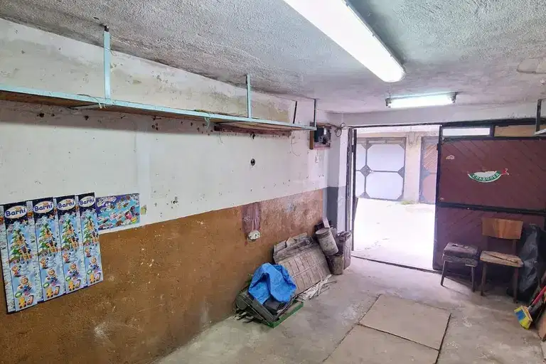 Garage/Parking in Dobrich, Iglika