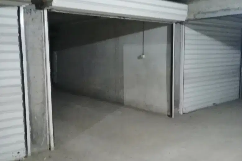 Garage/Parking in Kyrdjali, Centyr
