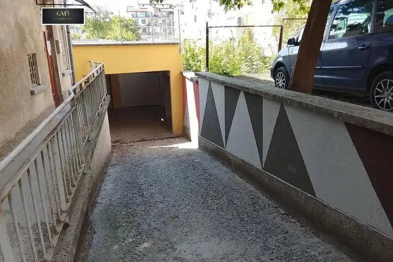 Гараж/Паркомясто в Плевен, Широк център