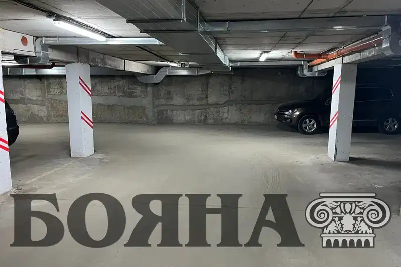 Garage/Parking in Ruse, Centyr
