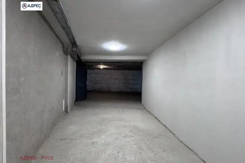 Garage/Parking in Ruse, Centyr