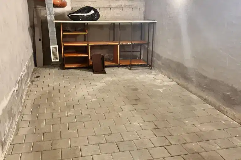 Гараж/Паркомясто в София, Банишора