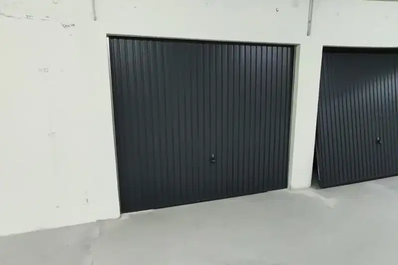 Garage/Parking in Sofiya, Banishora